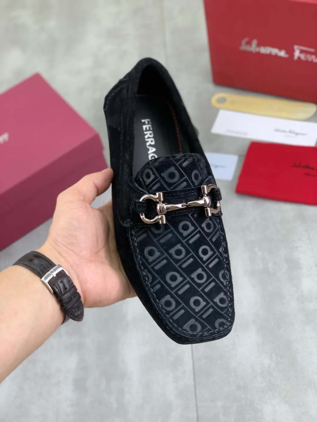 Men's shoes 💰P542 New model, high quality [Ferragamo/Ferragamo] Latest lazy slip-on shoes Original imported calfskin, imported cowhide lining + original luxury metal buckle + original combination outsole Comparison without pressure Code number: 38-45